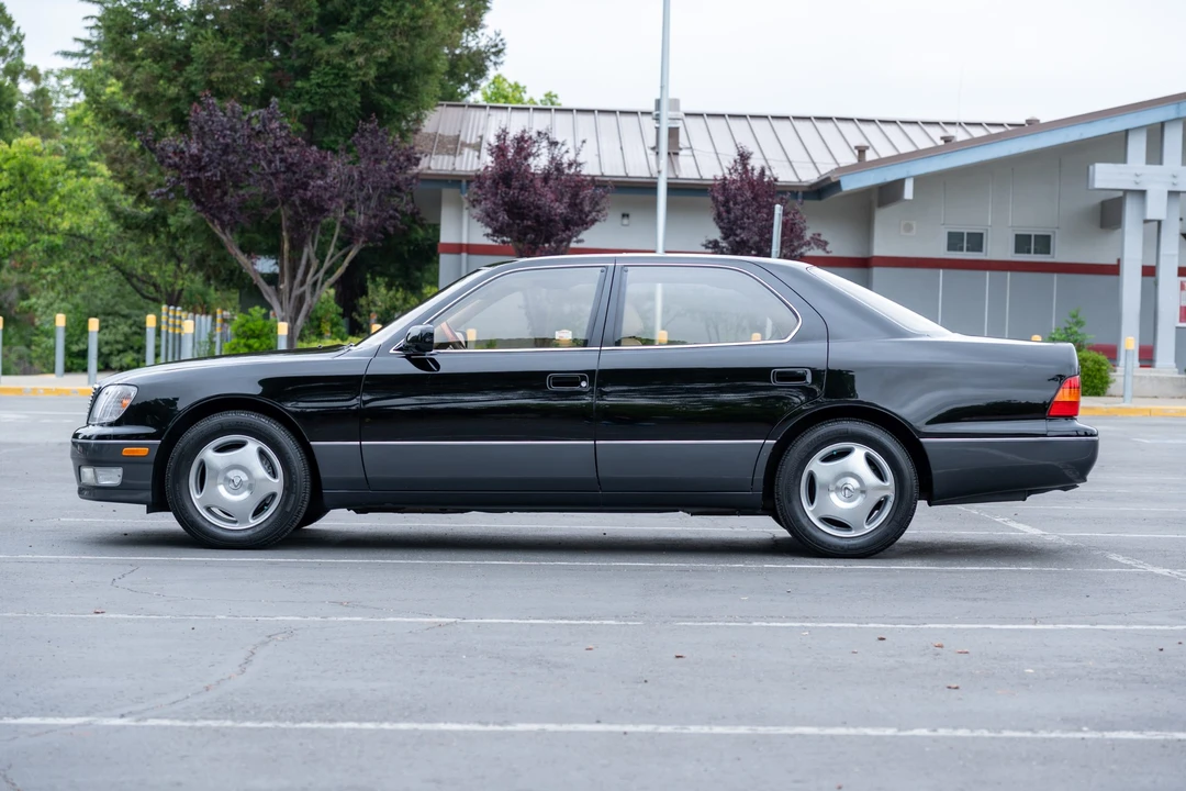 1999 Lexus LS 2nd Gen - Image 7 of 31