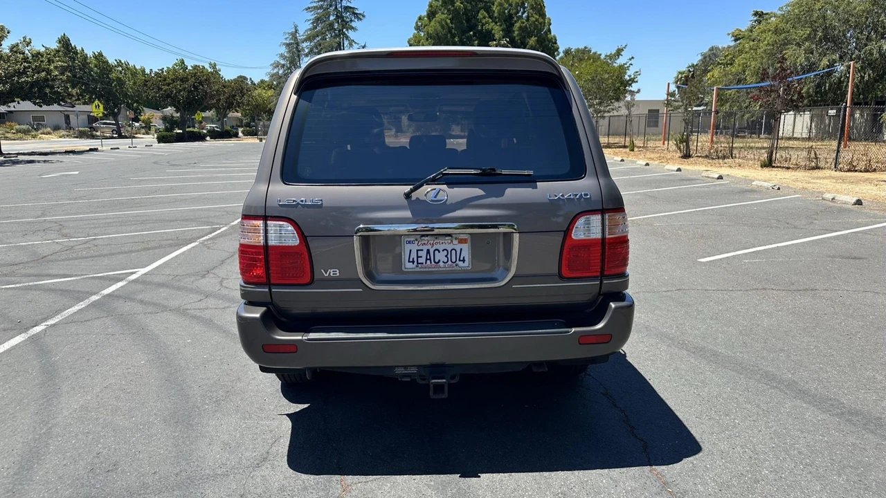 1999 Lexus LX 2nd Gen - Image 10 of 31