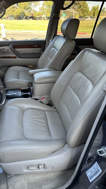 1999 Lexus LX 2nd Gen - Image 26 of 31