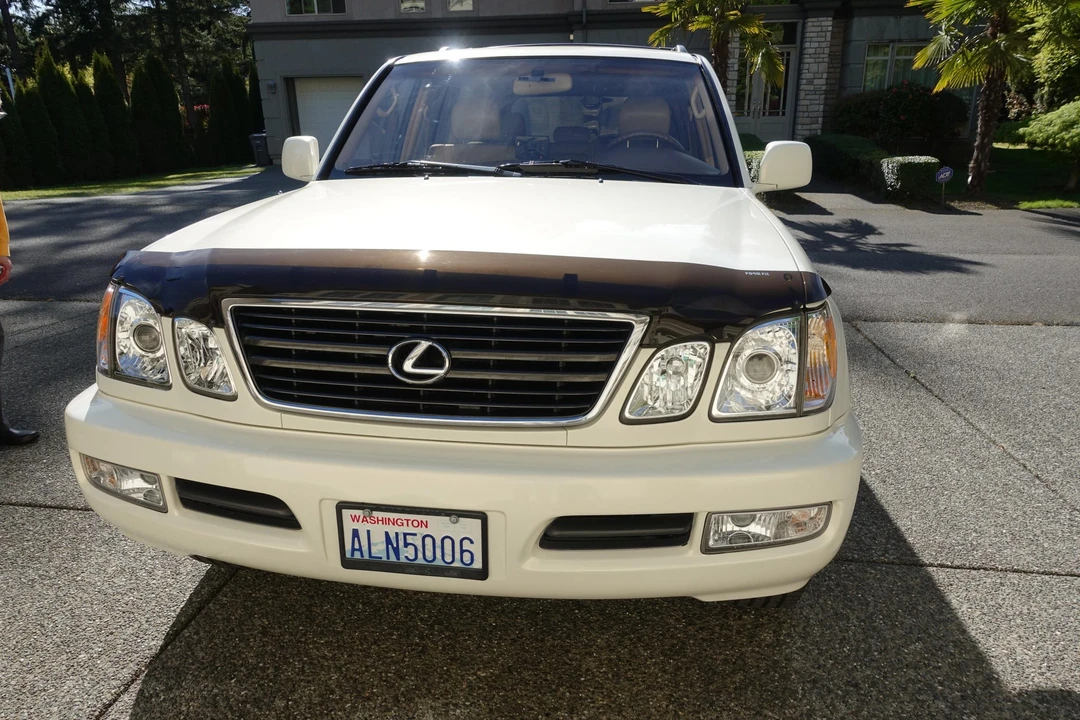 1999 Lexus LX 2nd Gen - Image 9 of 31