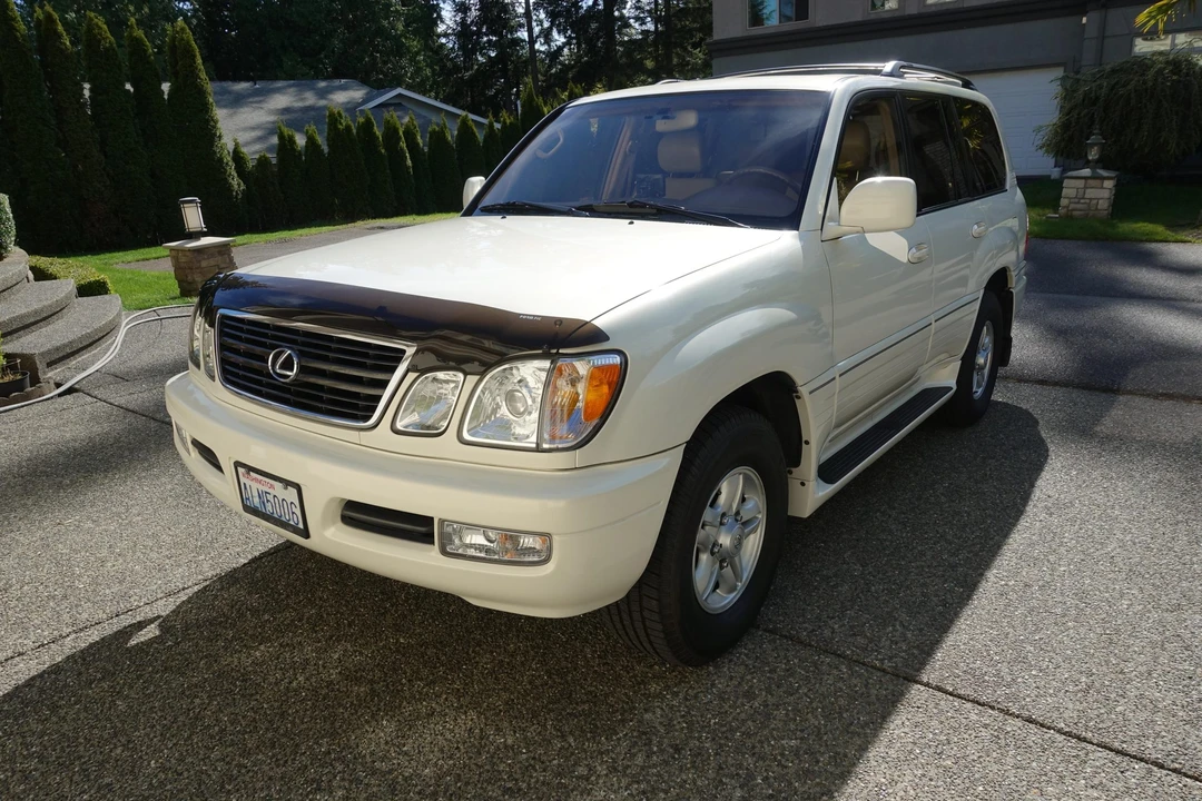 1999 Lexus LX 2nd Gen - Image 5 of 31