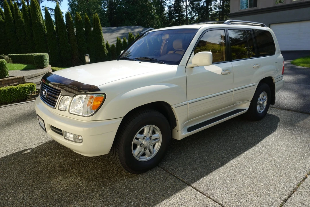 1999 Lexus LX 2nd Gen - Image 3 of 31