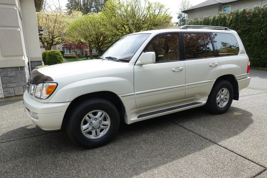 1999 Lexus LX 2nd Gen - Image 26 of 31
