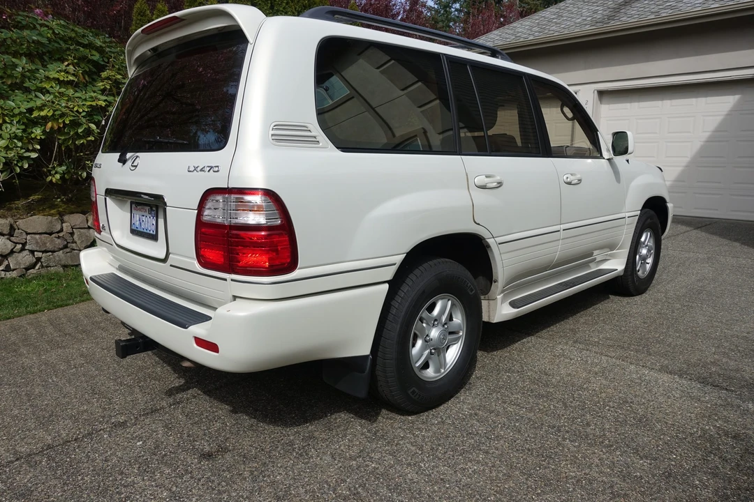 1999 Lexus LX 2nd Gen - Image 16 of 31