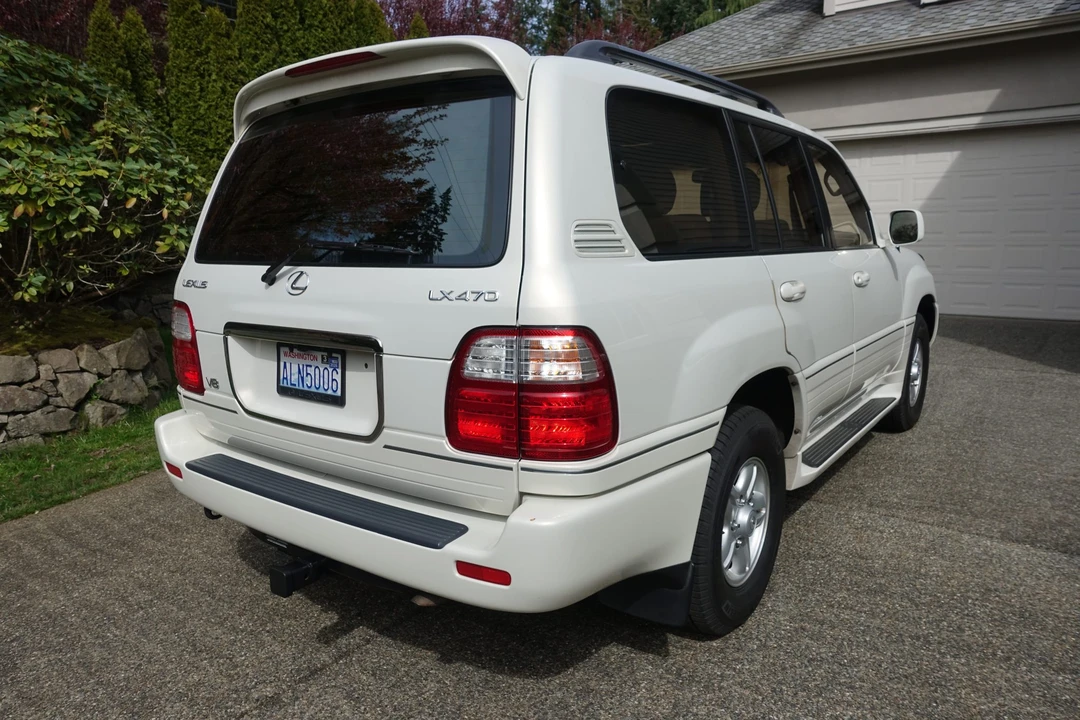 1999 Lexus LX 2nd Gen - Image 17 of 31