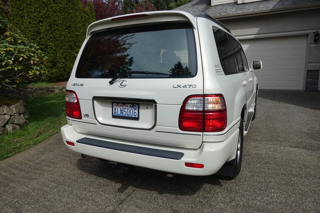 1999 Lexus LX 2nd Gen - Image 18 of 31