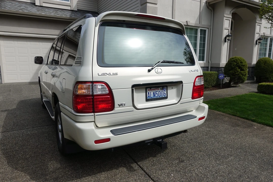 1999 Lexus LX 2nd Gen - Image 21 of 31