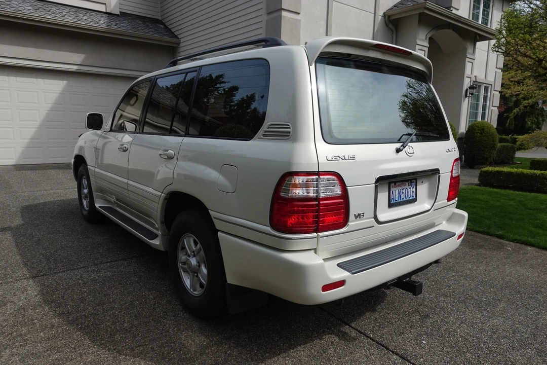 1999 Lexus LX 2nd Gen - Image 22 of 31