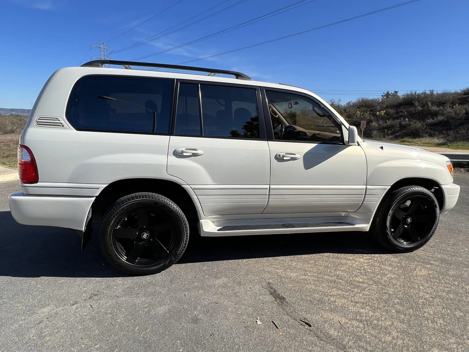 1999 Lexus LX 2nd Gen - Image 10 of 31