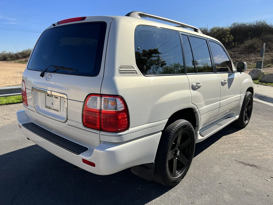 1999 Lexus LX 2nd Gen - Image 8 of 31