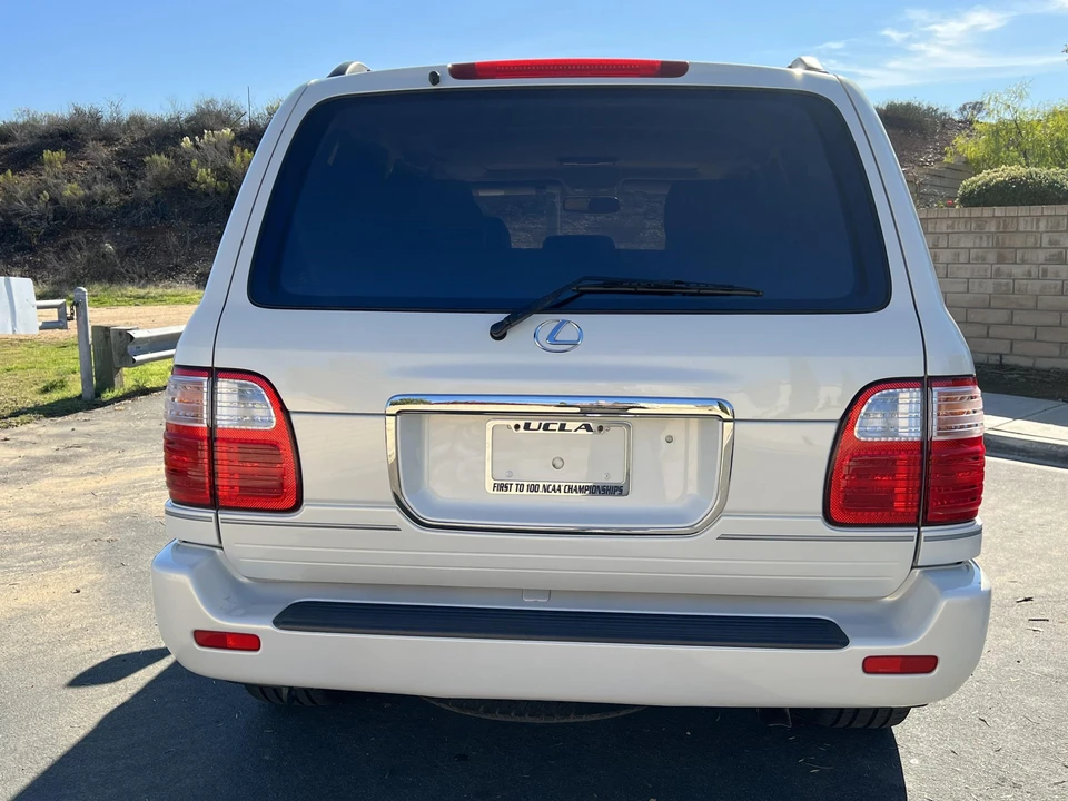1999 Lexus LX 2nd Gen - Image 6 of 31