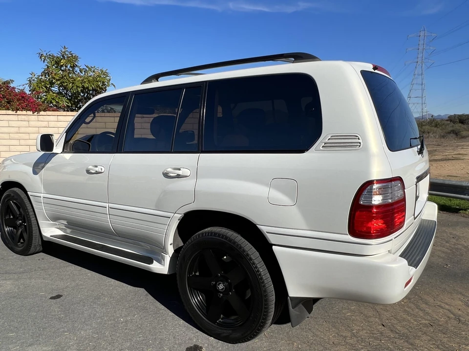 1999 Lexus LX 2nd Gen - Image 5 of 31