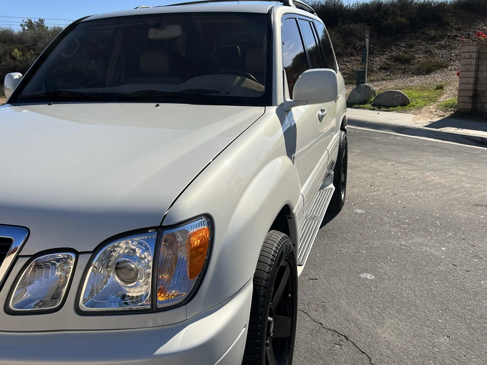 1999 Lexus LX 2nd Gen - Image 19 of 31