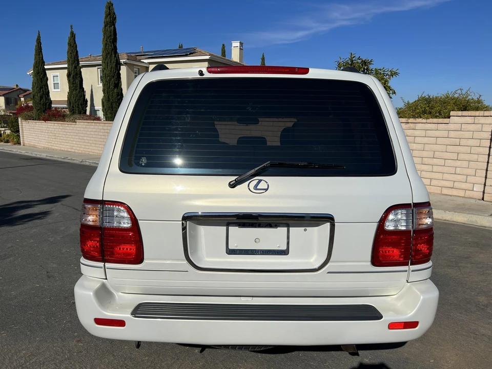 1999 Lexus LX 2nd Gen - Image 7 of 31
