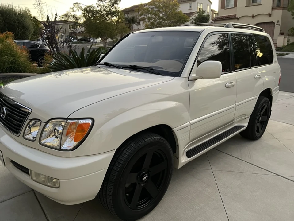 1999 Lexus LX 2nd Gen - Image 21 of 31
