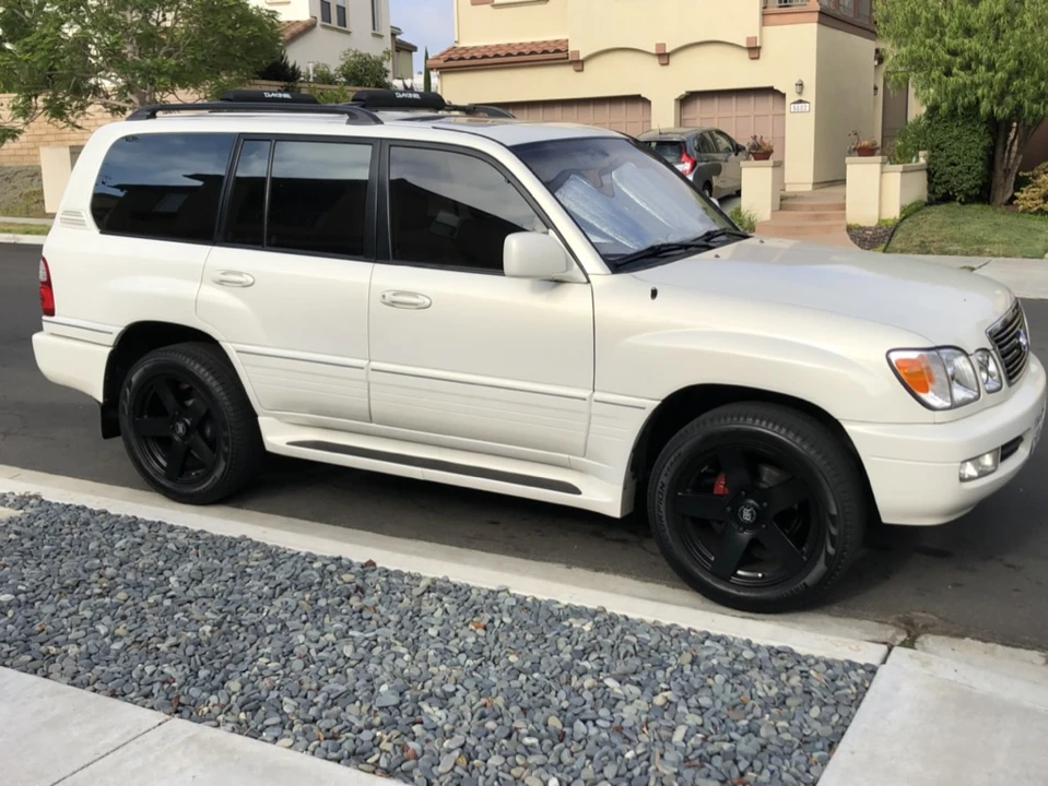 1999 Lexus LX 2nd Gen - Image 14 of 31
