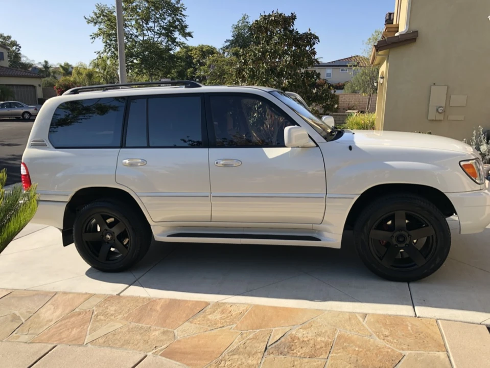 1999 Lexus LX 2nd Gen - Image 12 of 31