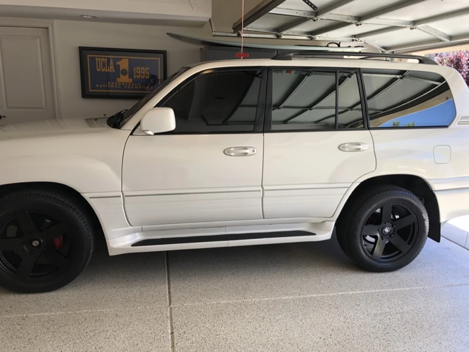 1999 Lexus LX 2nd Gen - Image 23 of 31