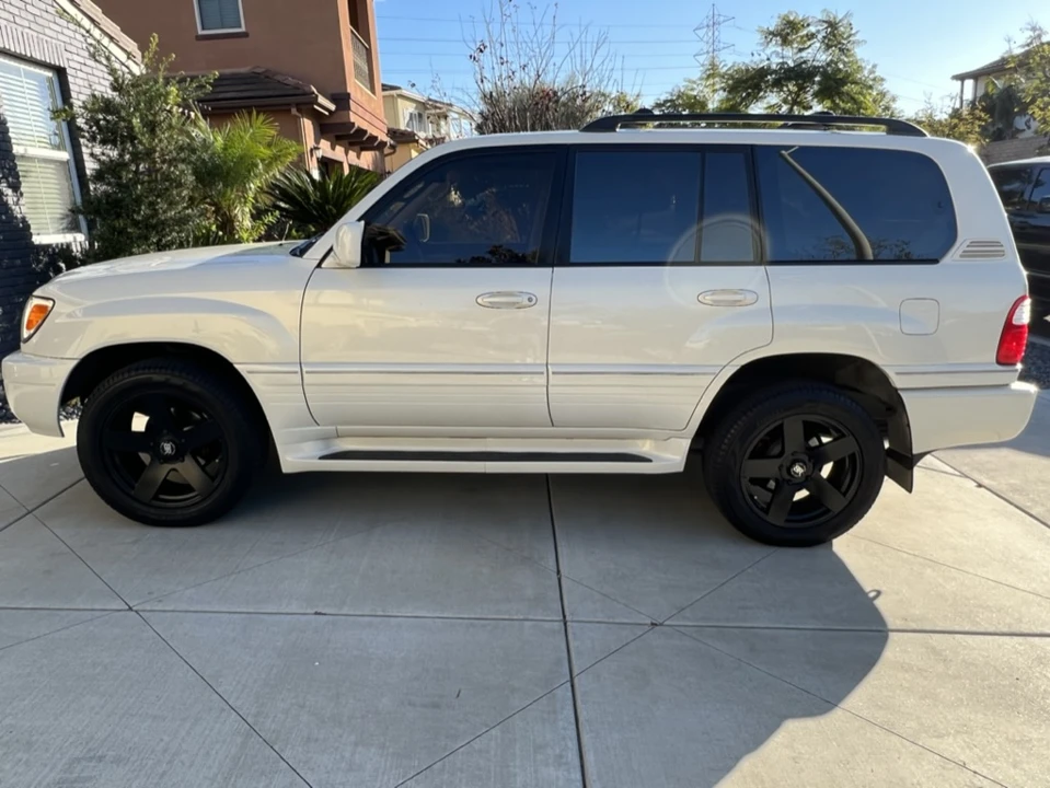 1999 Lexus LX 2nd Gen - Image 3 of 31