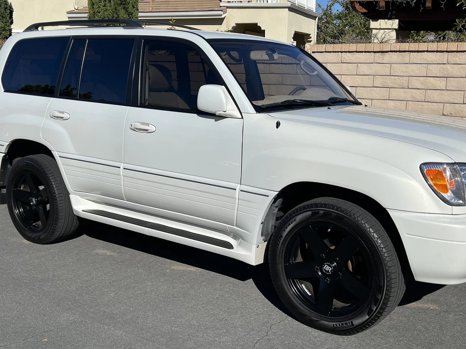 1999 Lexus LX 2nd Gen - Image 16 of 31