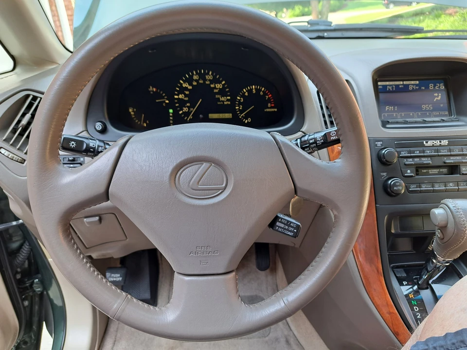 1999 Lexus RX 1st Gen - Image 22 of 31
