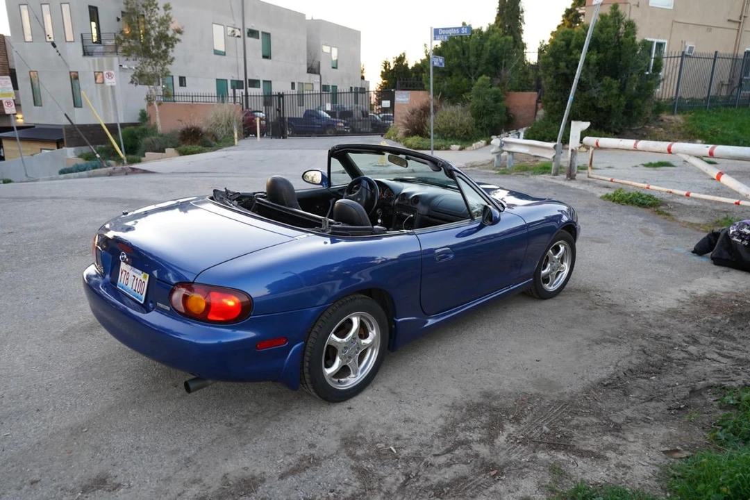1999 Mazda NB MX-5 Miata - Image 9 of 31