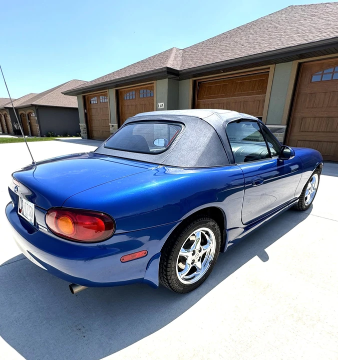 1999 Mazda NB MX-5 Miata - Image 5 of 31