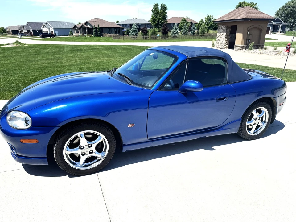1999 Mazda NB MX-5 Miata - Image 2 of 31