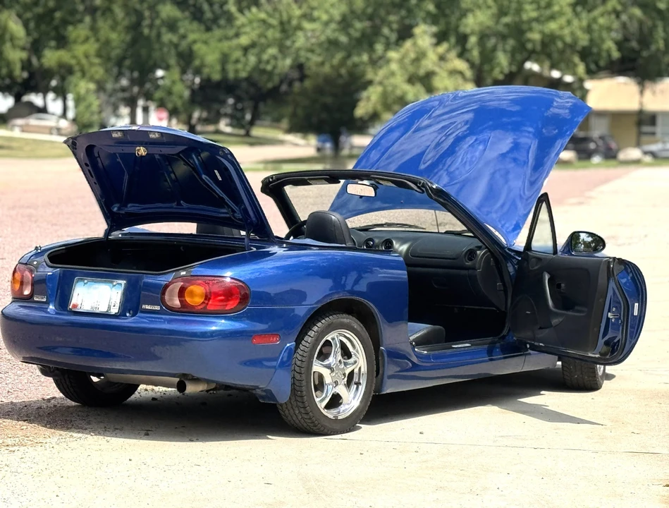 1999 Mazda NB MX-5 Miata - Image 19 of 31