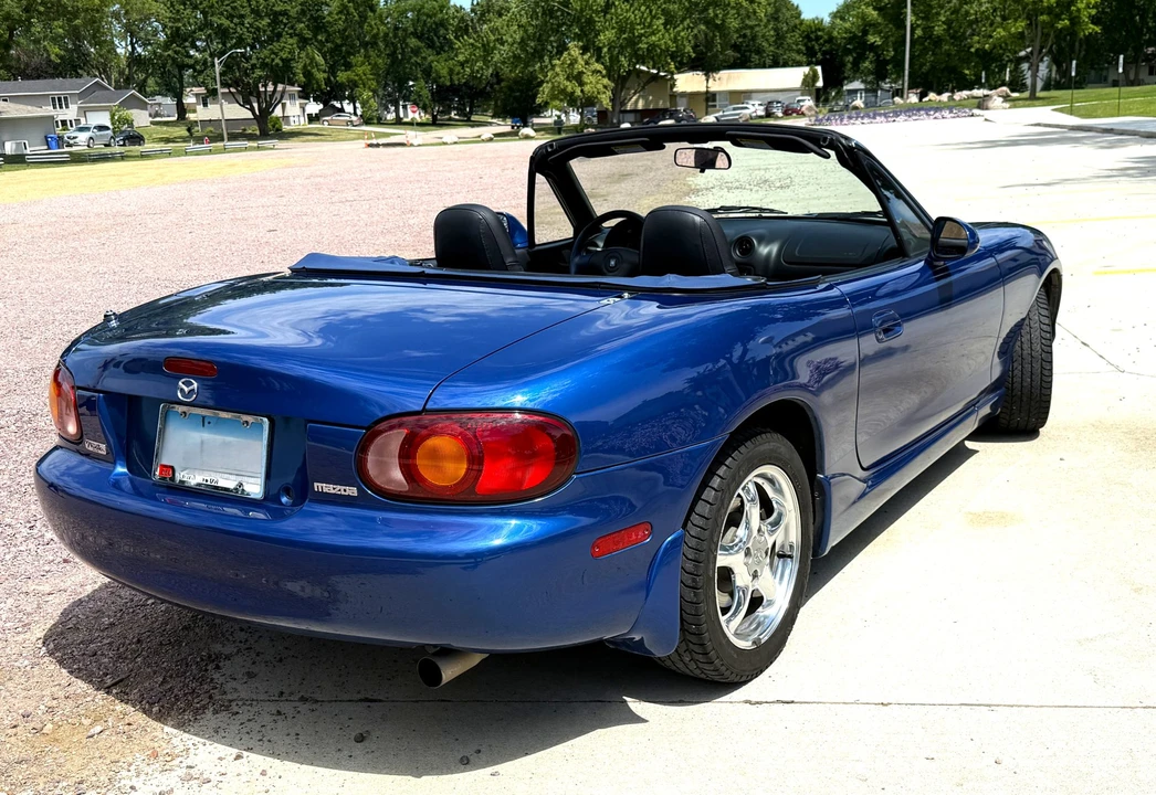 1999 Mazda NB MX-5 Miata - Image 14 of 31