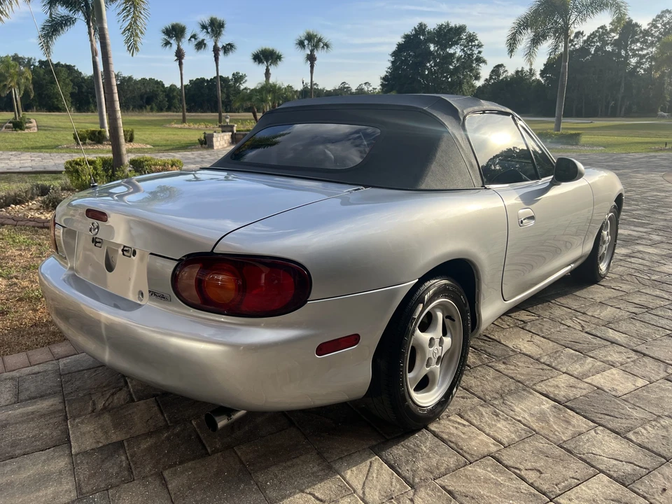 1999 Mazda NB MX-5 Miata - Image 11 of 31