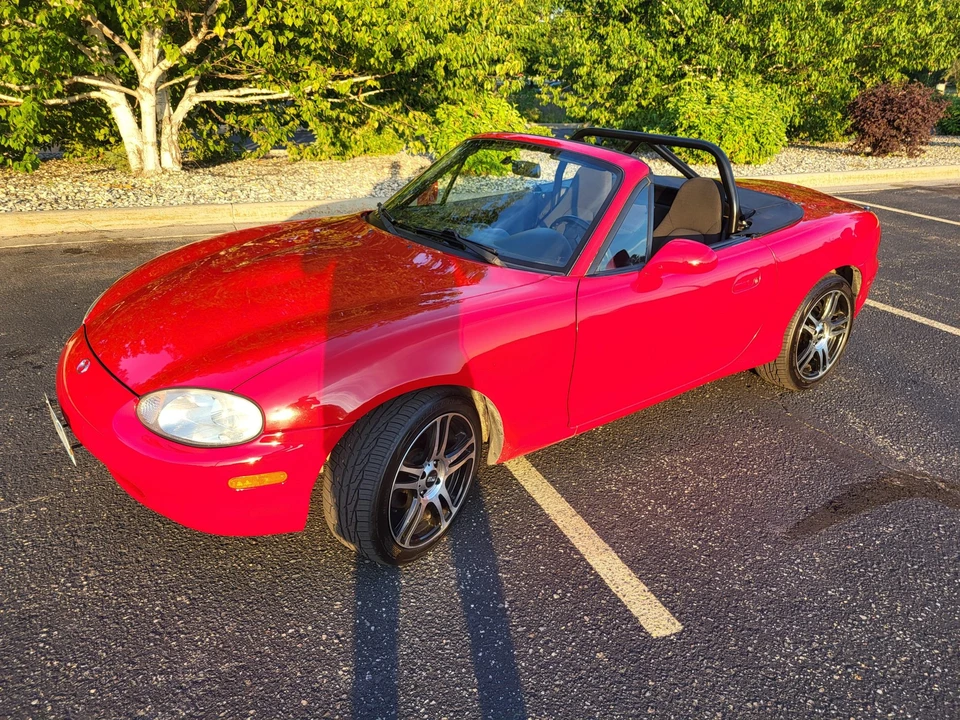 1999 Mazda NB MX-5 Miata - Image 4 of 31