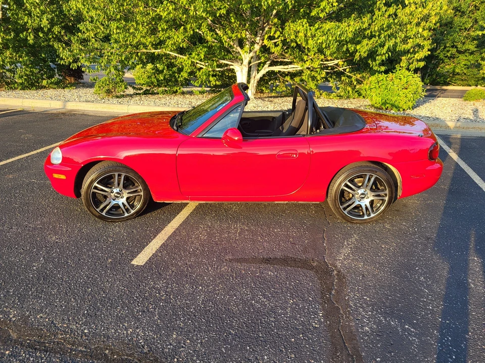 1999 Mazda NB MX-5 Miata - Image 6 of 31