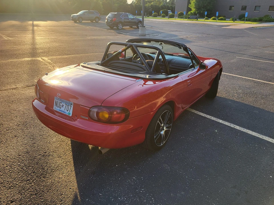 1999 Mazda NB MX-5 Miata - Image 17 of 31