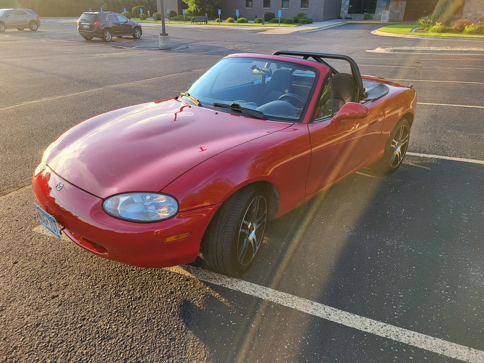 1999 Mazda NB MX-5 Miata - Image 2 of 31