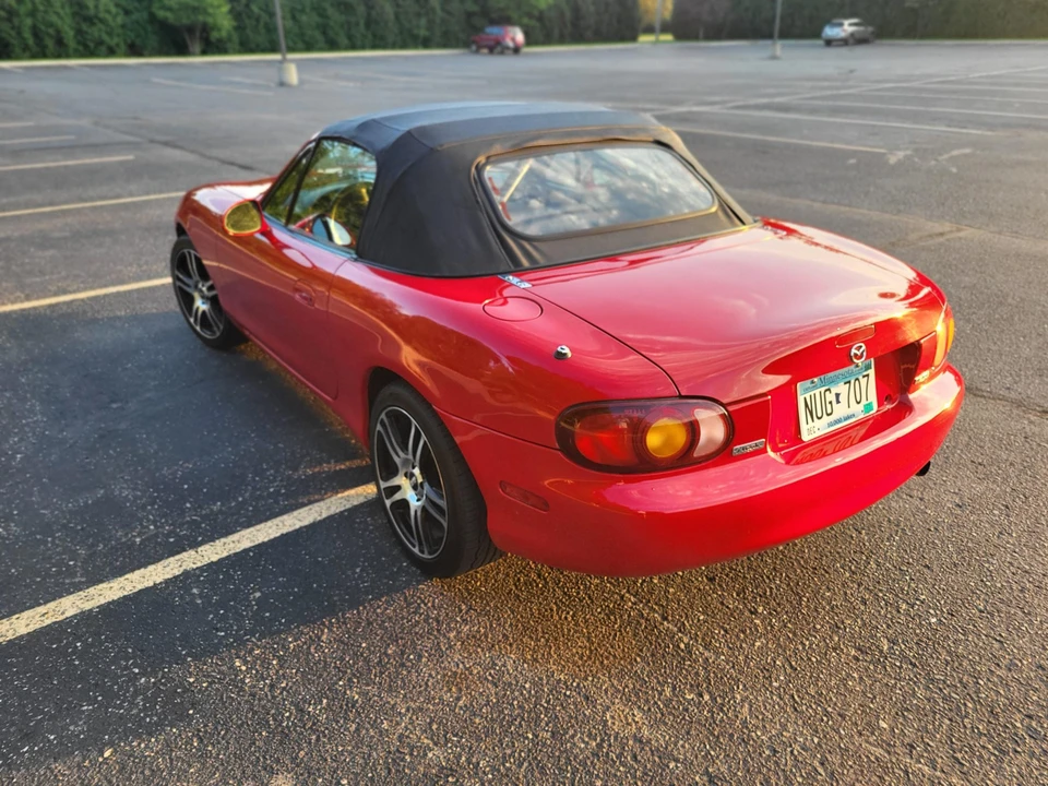 1999 Mazda NB MX-5 Miata - Image 11 of 31