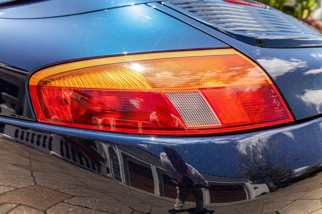 1999 Porsche 996 Carrera - Image 27 of 31