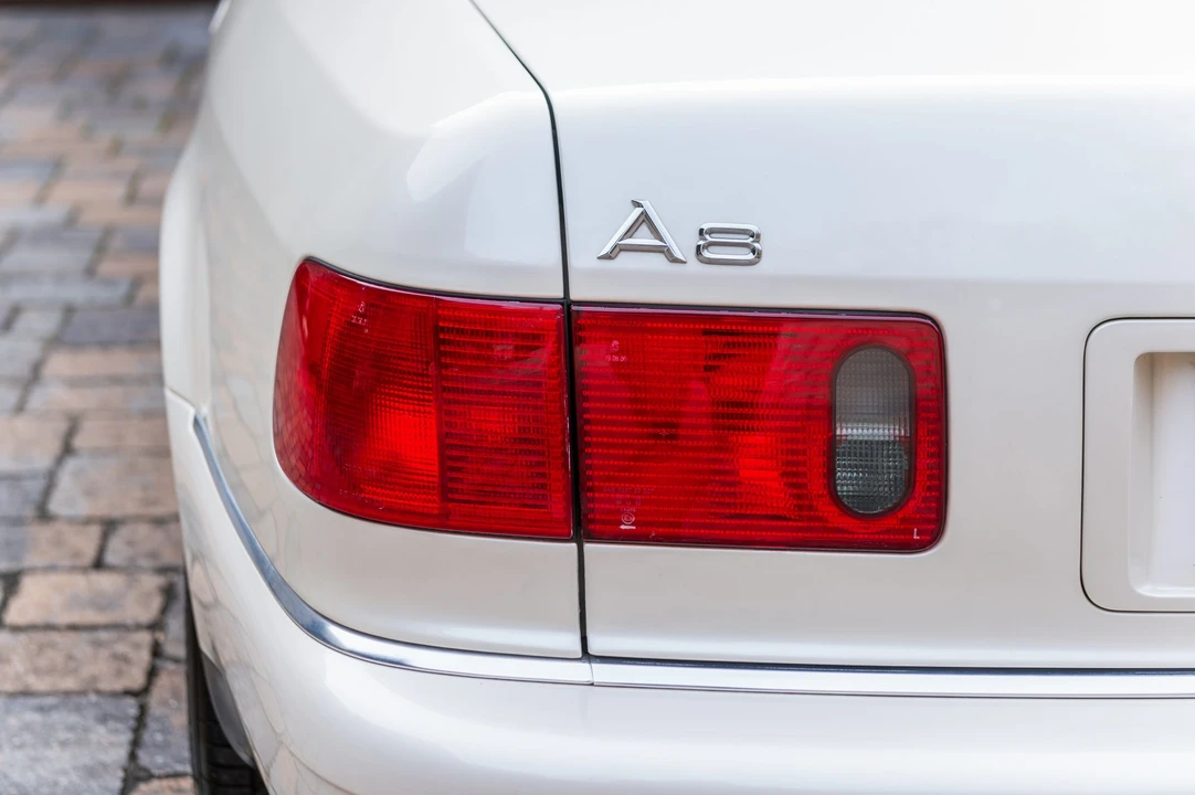 2000 Audi D2 A8 - Image 24 of 31