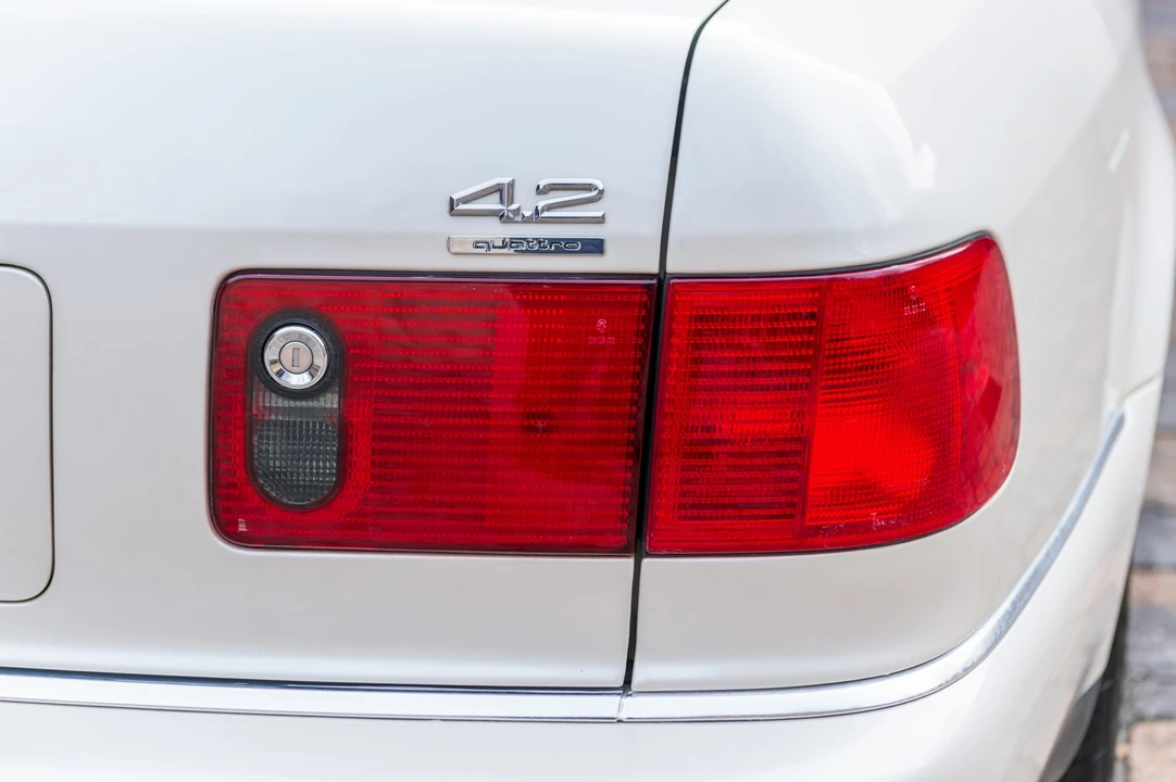 2000 Audi D2 A8 - Image 25 of 31
