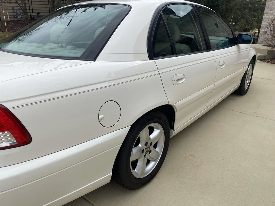 2000 Cadillac Catera - Image 17 of 31