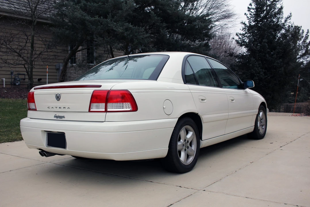 2000 Cadillac Catera - Image 8 of 31