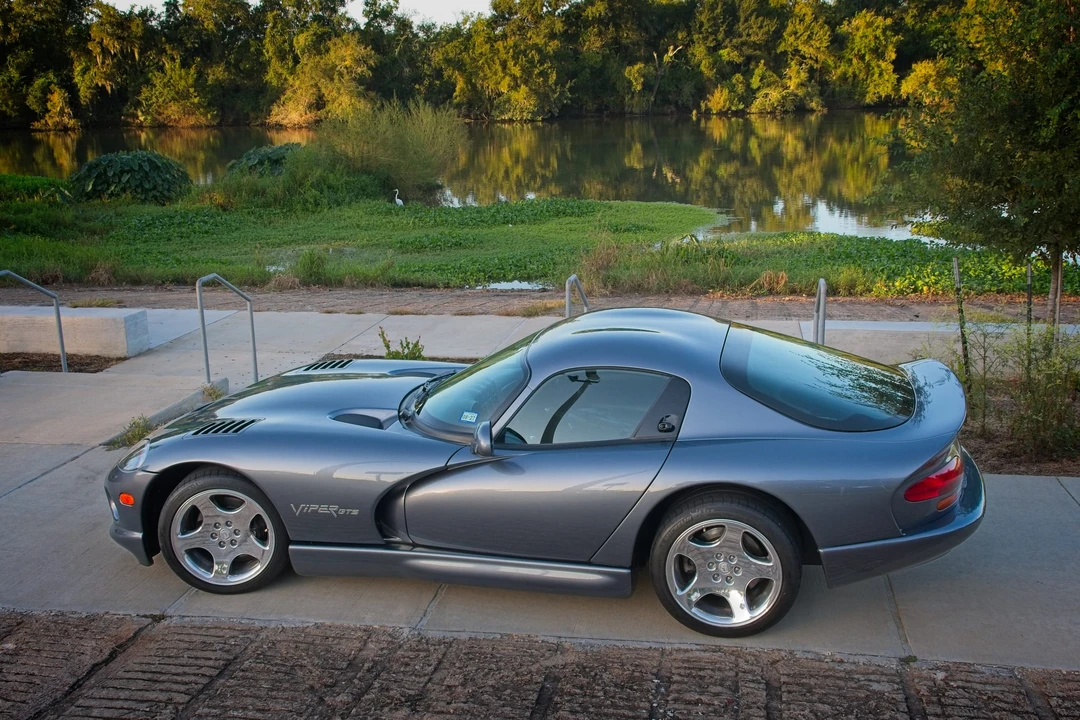 2000 Dodge Viper GTS 2nd Gen - Image 10 of 31