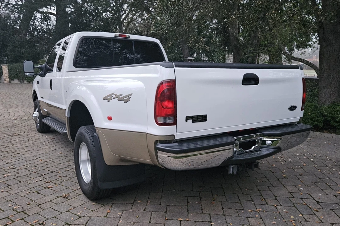 2000 Ford Super Duty 1st Gen - Image 2 of 8