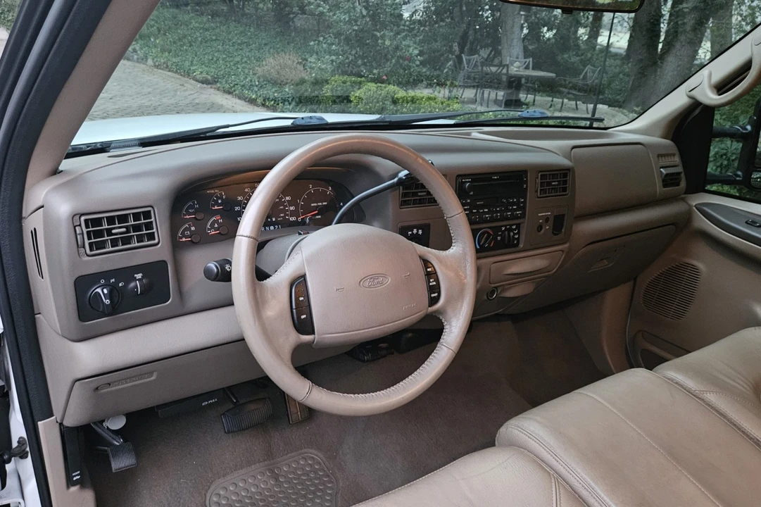 2000 Ford Super Duty 1st Gen - Image 5 of 8