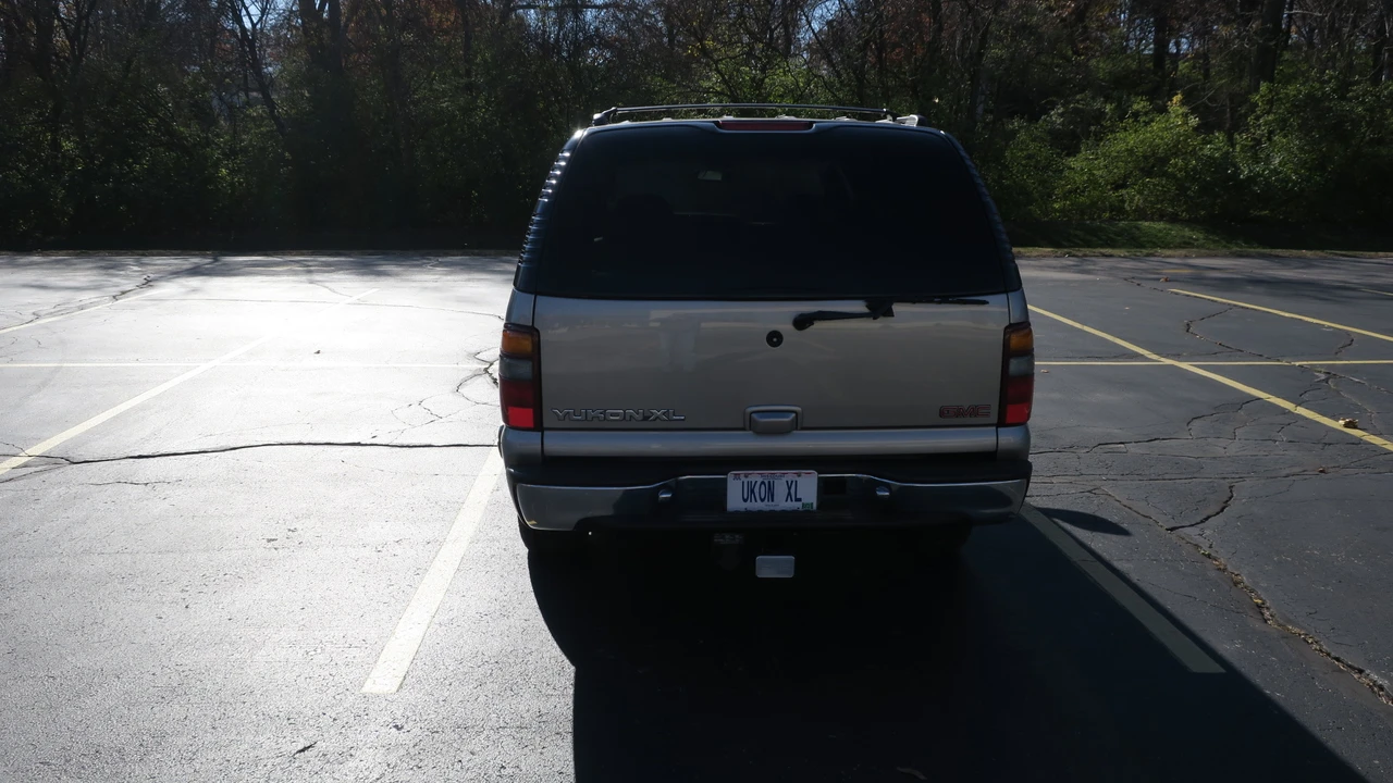 2000 GMC Yukon 2nd Gen - Image 10 of 31