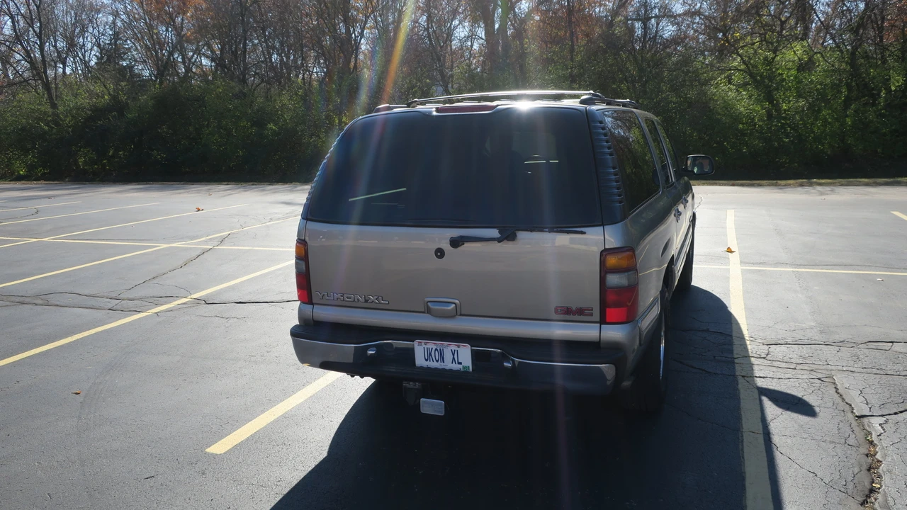 2000 GMC Yukon 2nd Gen - Image 11 of 31