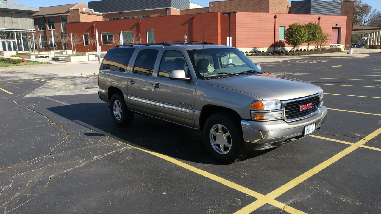 2000 GMC Yukon 2nd Gen - Image 16 of 31