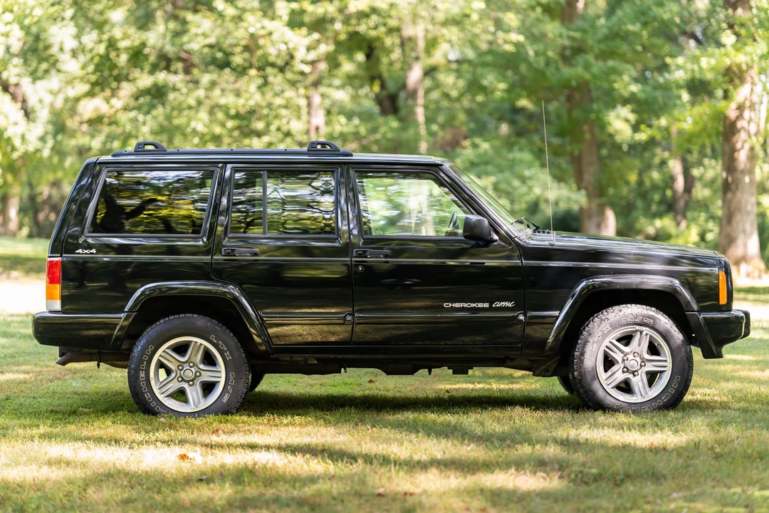 2000 Jeep XJ Cherokee - Image 8 of 31