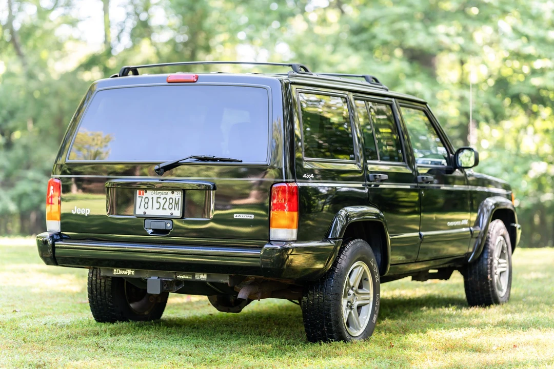 2000 Jeep XJ Cherokee - Image 7 of 31