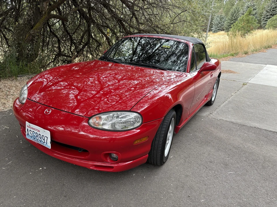 2000 Mazda NB MX-5 Miata - Image 2 of 31